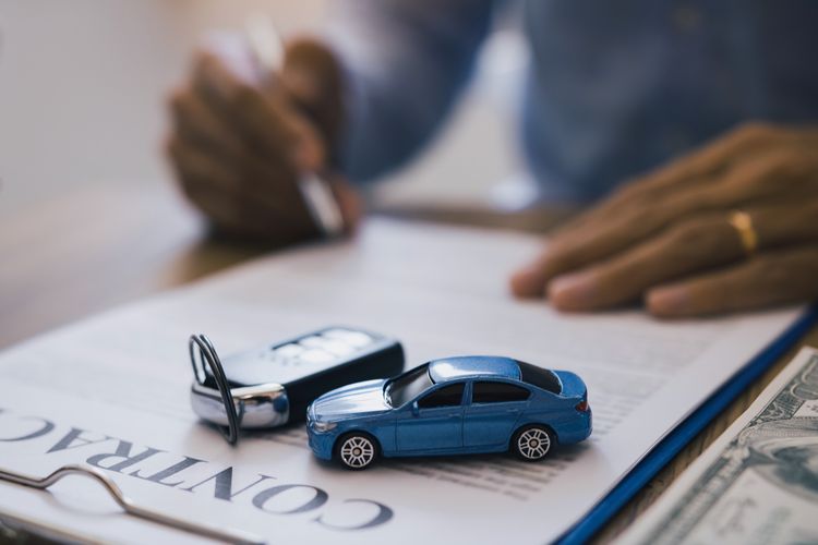 Canada-Autos - Crédit - signature de contrat pour achat de vehicule